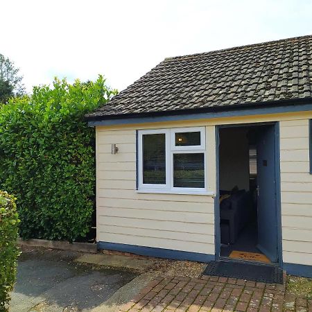 Garden Flat At The Infamous Piltdown Man Pub Apartment Fletching Exterior foto
