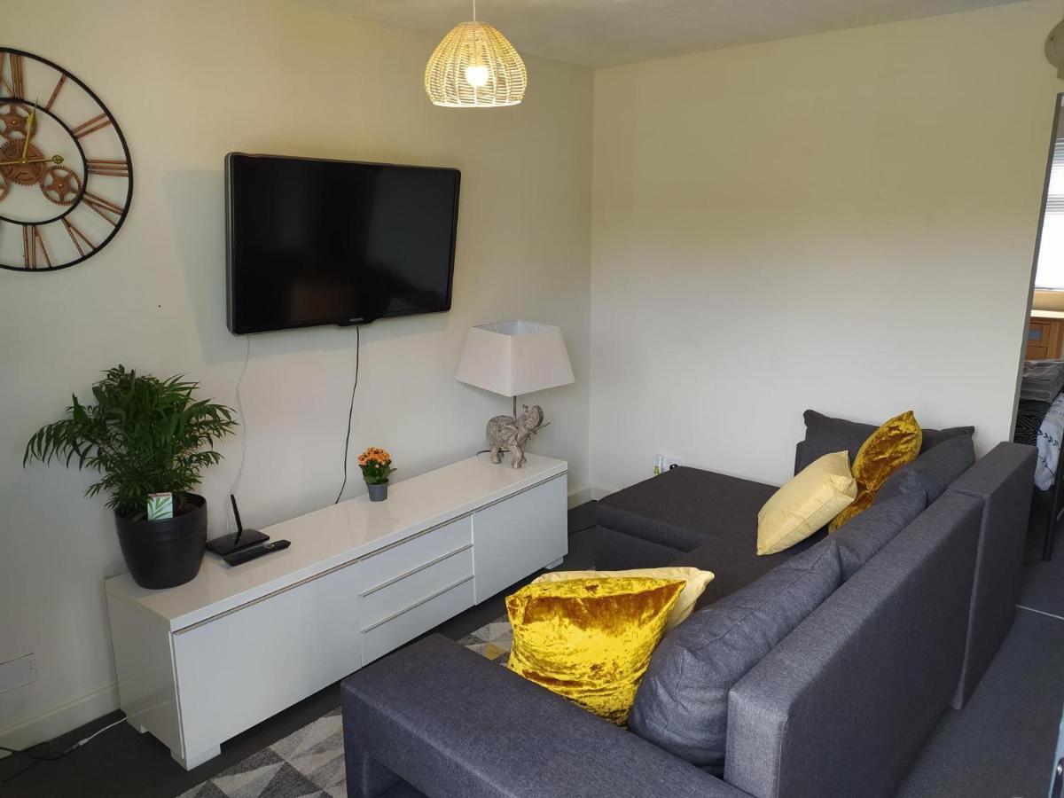 Garden Flat At The Infamous Piltdown Man Pub Apartment Fletching Exterior foto