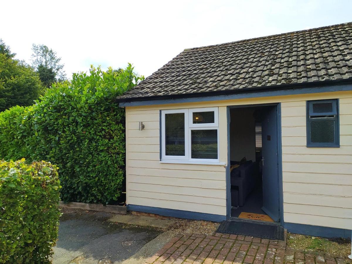 Garden Flat At The Infamous Piltdown Man Pub Apartment Fletching Exterior foto